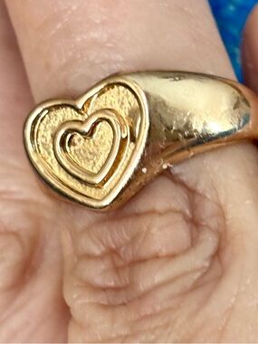 💗💗💗Gold plated Lattice brand ring  2  available size 6.5.